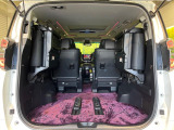 普段のお買い物や通勤、送迎等に十分な荷室スペースを確保しております。セカンドシートを倒すと、大きな荷物の積載も可能です♪
