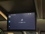 【フリップダウンモニター】大画面モニターで後席でもエンタメをお楽しみいただけます。小さなお子様にも大人気の装備です♪