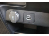 USBオーディオ用ソケットがついていますので携帯電話などを接続すれば音楽等の再生が可能です!