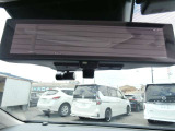 アラウンドビューモニターは前後左右のカメラで真上から車を見たようにモニターで確認ができる日産の独自の装備です。