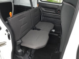 乗車人数や荷物の量、車内での過ごし方に合わせて、シートのレイアウトを変更できます。