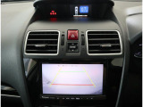 リヤビューカメラで車庫入れも安心です。ディスプレイコーナーセンサーは距離がMFDに表示されます。