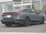 【A6 e-tron】4ドアクーペのSportbackとステーションワゴンのAvantが設定されるAudi A6 e-tronは低く力強いボディとダイナミックなルーフラインにより、躍動感と美しさを兼ね備えたフォルムを手に入れました。