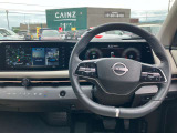 運転席まわりです。実際に座ってみて、乗り心地を体験してみてください,視界も良好です