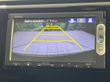 【バックカメラ】駐車時に後方がリアルタイム映像で確認できます。大型商業施設や立体駐車場での駐車時や、夜間のバック時に大活躍!運転スキルに関わらず、今や必須となった装備のひとつです!
