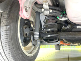 お車を安心してお乗りいただく為には、足回りの定期点検が欠かせません。サービスサポート(有償保証)では無料点検もご提供しており、安心のカーライフをお過ごしいただけるサポート体制が整っています。