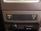 後席シートヒーターを装備しています。