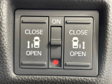 【両側パワースライドドア】スマートキーや運転席のスイッチで後席両側スライドドアの開閉が可能♪電動だから力を入れてドアを開ける必要が無く、小さなお子様でも簡単に開け閉めでき快適です♪