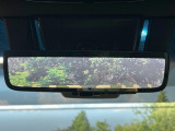 【デジタルインナーミラー】後席の大きな荷物や同乗者で後方が確認しづらい時でも安心!カメラが撮影した車両後方の映像をルームミラー内に表示。クリアな視界で状況の確認が可能です!