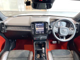 XC40 T4 AWD Rデザイン 4WD 