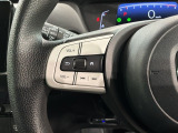 ステアリングにオーディオ操作スイッチが付いています。オーディオ画面に直接タッチしなくても操作が出来ますので、運転に集中できます。