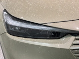 LEDヘッドライトは、点灯の瞬間から最大光量を発揮し、突然暗くなるトンネルなどでの安定感を高めます。