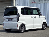 バックカメラが付いているのでバックでの車庫入れも安心です。