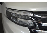 LEDヘッドライトで夜間の運転も安心です