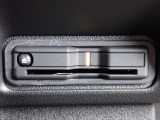 ■【ETC車載器】が装備されています。セットアップをしてお渡しとなり、ETCカードを差し込むだけで高速道路の利用が可能です。