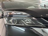 LEDヘッドライトは、点灯の瞬間から最大光量を発揮し、突然暗くなるトンネルなどでの安定感を高めます。