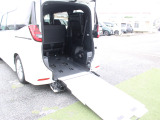 車いす引込アルミラダーを展開した状態です!車いすの乗り入れが簡単に行えます!