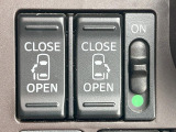 【両側パワースライドドア】スマートキーや運転席のスイッチで後席両側スライドドアの開閉が可能♪電動だから力を入れてドアを開ける必要が無く、小さなお子様でも簡単に開け閉めでき快適です♪