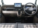 ◆視界広々で非常に運転しやすくロングドライブでも疲れを感じさせないすっきりとまとまったインパネ周りです。
