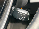 【クルーズコントロール】高速道路もラクラク走行。アクセルを離しても一定速度で走行ができ、長距離運転時の負担を軽減!加速・減速も簡単なスイッチ操作で調整できます。
