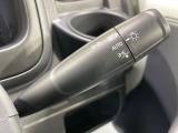 【オートライト】周りの明るさに応じて自動でヘッドライトの点灯・消灯ができる機能です!ライトの付け忘れ・消し忘れなどが無くなり、雨の日や夕方の走行も安心!トンネル通過時も便利ですね♪