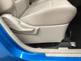 シートは少々厚めの座面です。中距離の運転でもお尻が痛くなりにくいですね。個人差があります。