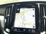 【9インチタッチスクリーン純正HDDナビ】「Apple Car Play」「Android Auto」対応のボルボ先進ナビゲーション「SENSUS」。最新地図データへ無料更新してお渡しします。