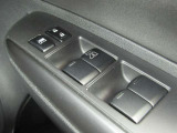 全席パワーウインドウ★運転席はワンタッチで開閉可能です♪