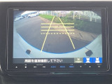 バックモニター付きで、車庫入れやバック時の後方確認をサポート。