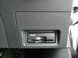 純正ETC2.0付 料金所もスムーズに通れ、割引料金の適用もあります。ビルトインできれいに収まっており、見た目もスマートです。