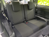 運転席側後部座席