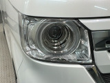 LEDヘッドライトは、点灯の瞬間から最大光量を発揮し、突然暗くなるトンネルなどでの安定感を高めます。