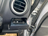前席にドリンクホルダーが付いているので快適に運転できますね♪