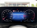 デジタルコックピットディスプレイを装備。 運転情報を見やすく先進的に表示します。