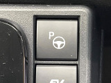 【駐車支援システム】駐車スペースを検知し、スムーズな駐車をアシスト。狭いスペースへの駐車など、駐車に自信の無い方におすすめの機能です♪