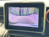 【バックカメラ】駐車時に後方がリアルタイム映像で確認できます。大型商業施設や立体駐車場での駐車時や、夜間のバック時に大活躍!運転スキルに関わらず、今や必須となった装備のひとつです!