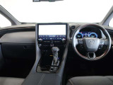 運転席は見晴らしが良く、運転しやすいレイアウトになっています。