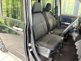 運転席シート廻りは使用感も少なく、良好な状態となっています。丁寧に使われていたことがよくわかりますね。