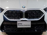 【キドニーグリル】BMWは約90年もの間、ほぼ全ての車両にひと目でBMWだと分かるこの特徴的なフロントグリルが備えられ、デザイン・アイコンとして親しまれてきました。