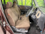 運転席シート廻りは使用感も少なく、良好な状態となっています。丁寧に使われていたことがよくわかりますね。