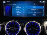 車内を彩るアンビエントライト。いつでもお好みの室内空間を演出してください。