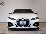 【キドニーグリル】BMWは約90年もの間、ほぼ全ての車両にひと目でBMWだと分かるこの特徴的なフロントグリルが備えられ、デザイン・アイコンとして親しまれてきました。
