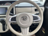 インテリアに合わせたデザインのステアリングは、運転される方のことも考え、運転しやすい形状、大きさです。是非一度、実際に触ってお確かめください。