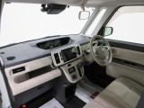 ダイハツのお店では、ダイハツ車を知り尽くしたプロフェッショナルが、専用の診断機器を使って各システムを点検しております。
