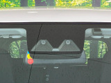 【スマートアシスト】走行中に前方の車両等を認識し、衝突しそうな時は警報とブレーキで衝突回避と被害軽減をアシスト。より安全にドライブをお楽しみいただけます。