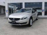 V60クロスカントリー D4 SE ディーゼル 