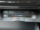 ◆【ETC2.0(DSRC/ITSスポット)】ETCカードを挿入すれば料金所はノンストップで通過できます。ETC限定の割引や、高速道路の情報提供サービスを利用できます。