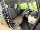 運転席シート廻りは使用感も少なく、良好な状態となっています。丁寧に使われていたことがよくわかりますね。