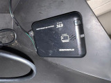 【ETC】有料道路を利用する際に料金所で停止することなく通過できる、ETC車載器(ノンストップ自動料金収受システム機器)が装備されています。セットアップを行うことで利用可能になります。
