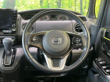 【純正革巻きステアリング】上質な革を使用することで、手にしっかり馴染みとても運転しやすいハンドルです♪